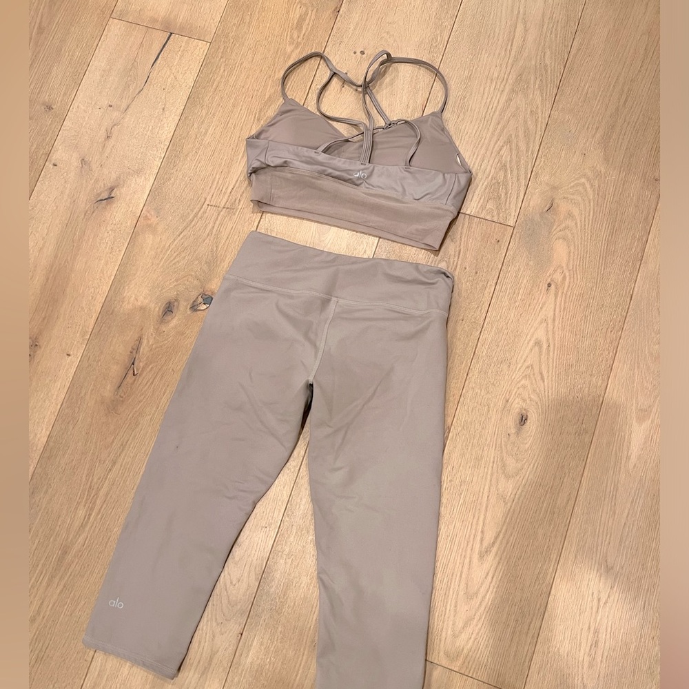Alo Yoga airlift crop capris and bra set